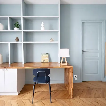 Elegant Au Coeur De Montmartre Apartment Paris