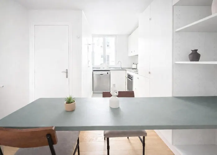 Elegant Au Coeur De Montmartre アパート